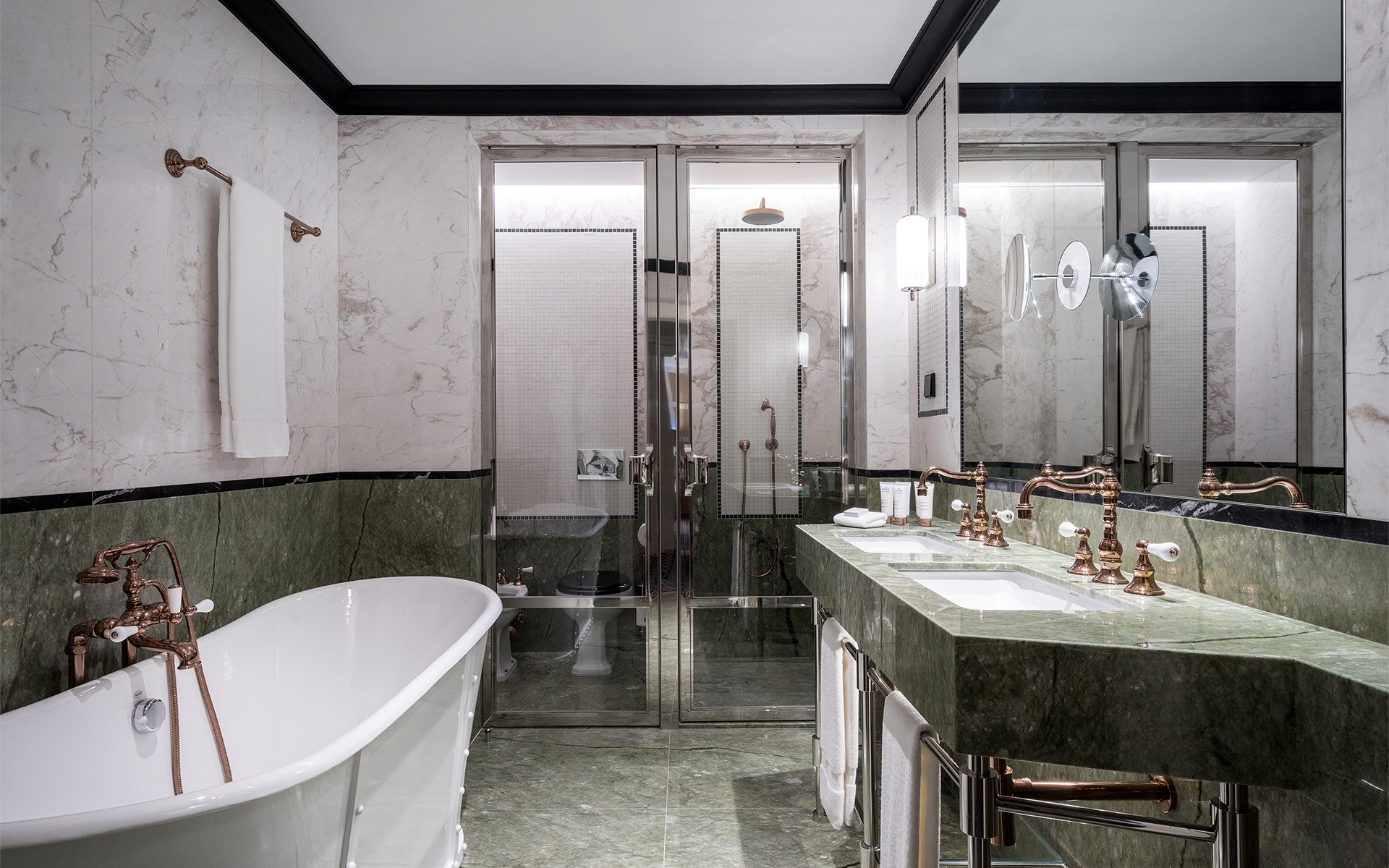 Maison Albar Hotels Le Monumental Palace bathroom suite